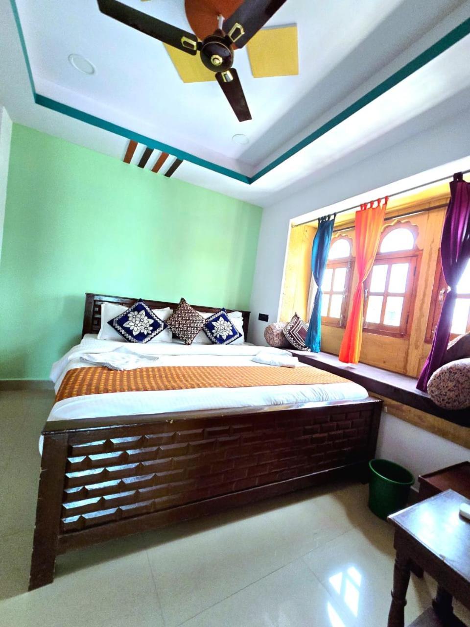 Hotel Neem Haveli Джайсалмер Екстер'єр фото